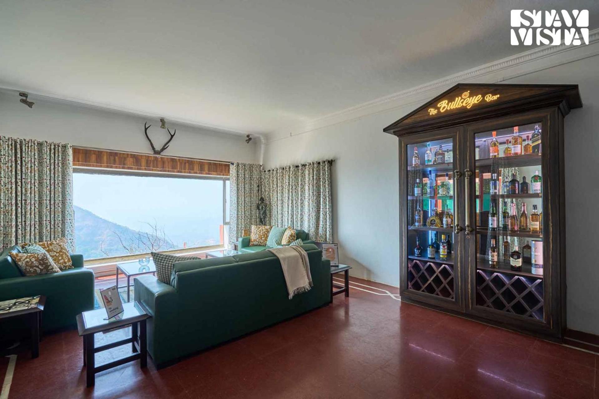 Stayvista At Cliffhanger Solitude With Balcony, Lawn コールハープル エクステリア 写真